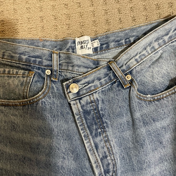 Princess Polly Criss Cross Jeans - Picture 2 of 3